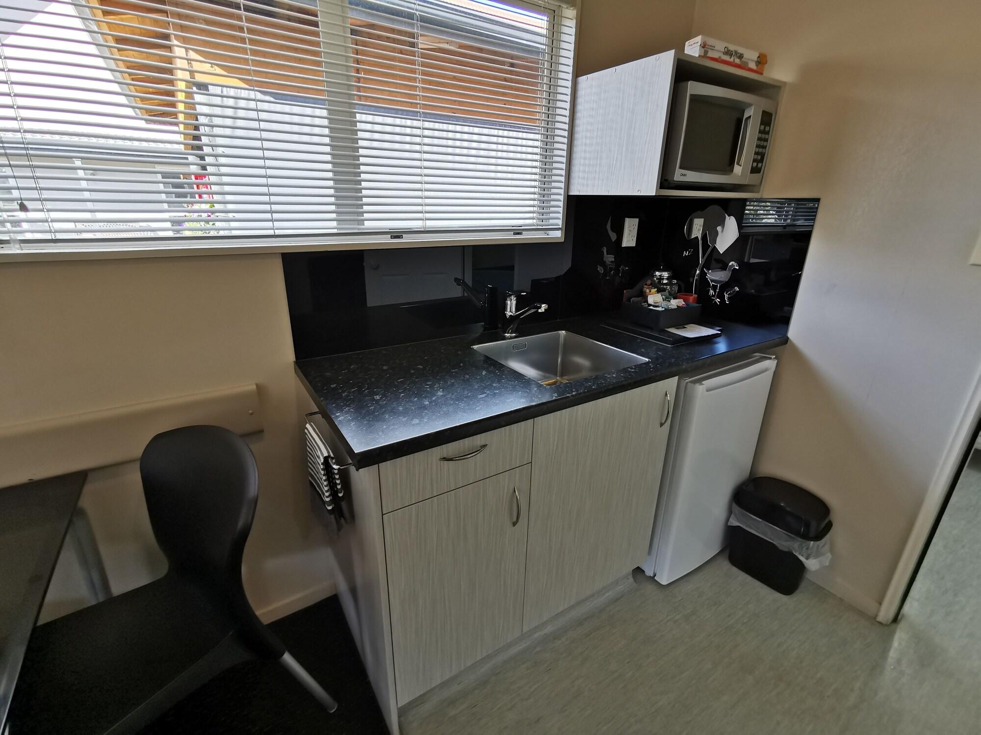 Capri On Fenton Motel 4*