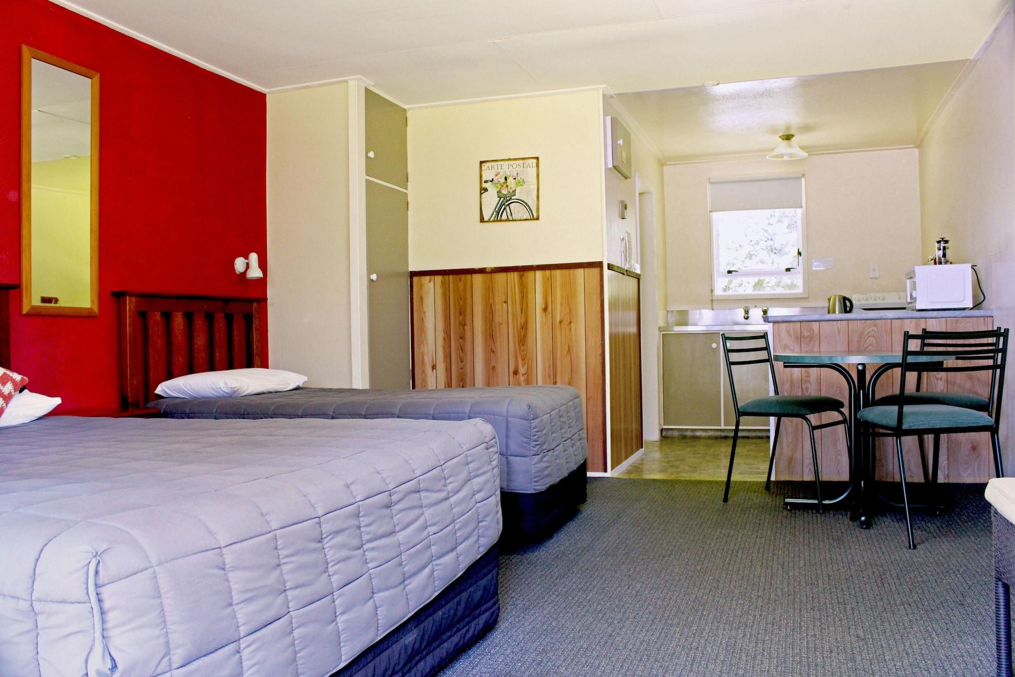 Fairy Springs Motel 3*