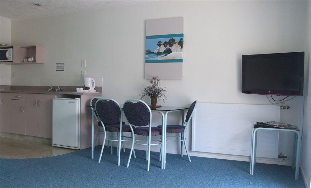 Palm Court Motor Motel 4*