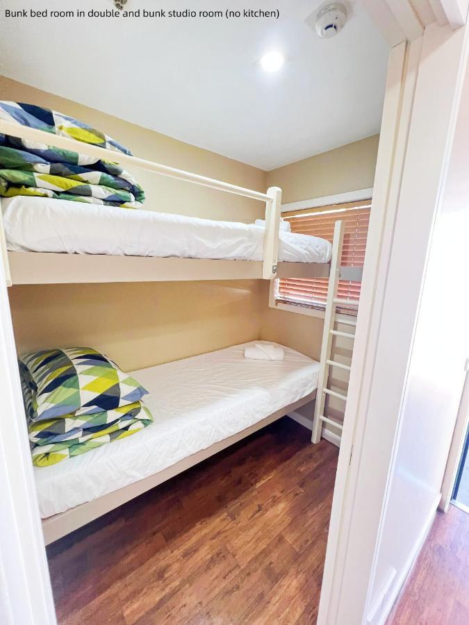 Astray Motel 3*