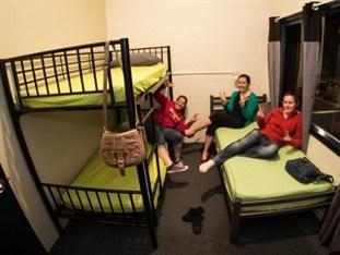 Rock Solid Backpackers Hostel *