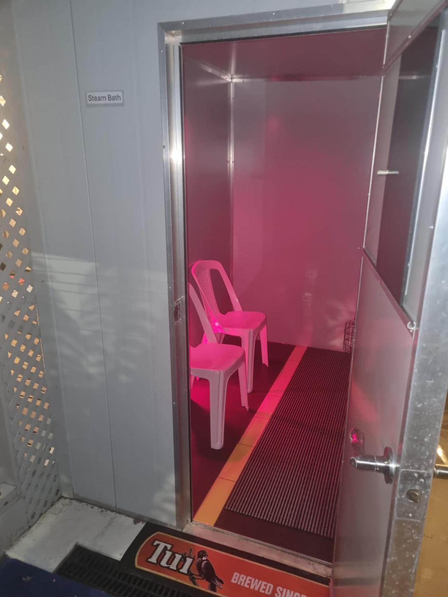En-suite In Prime Location House With Spa And Sauna Guest house