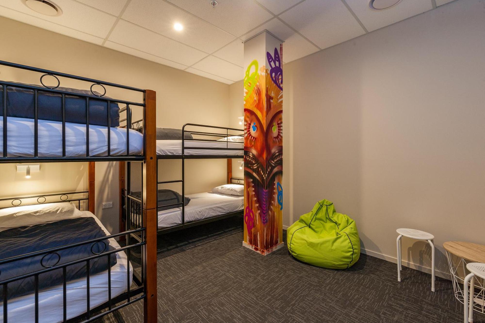 Hostel Rock Solid Backpackers