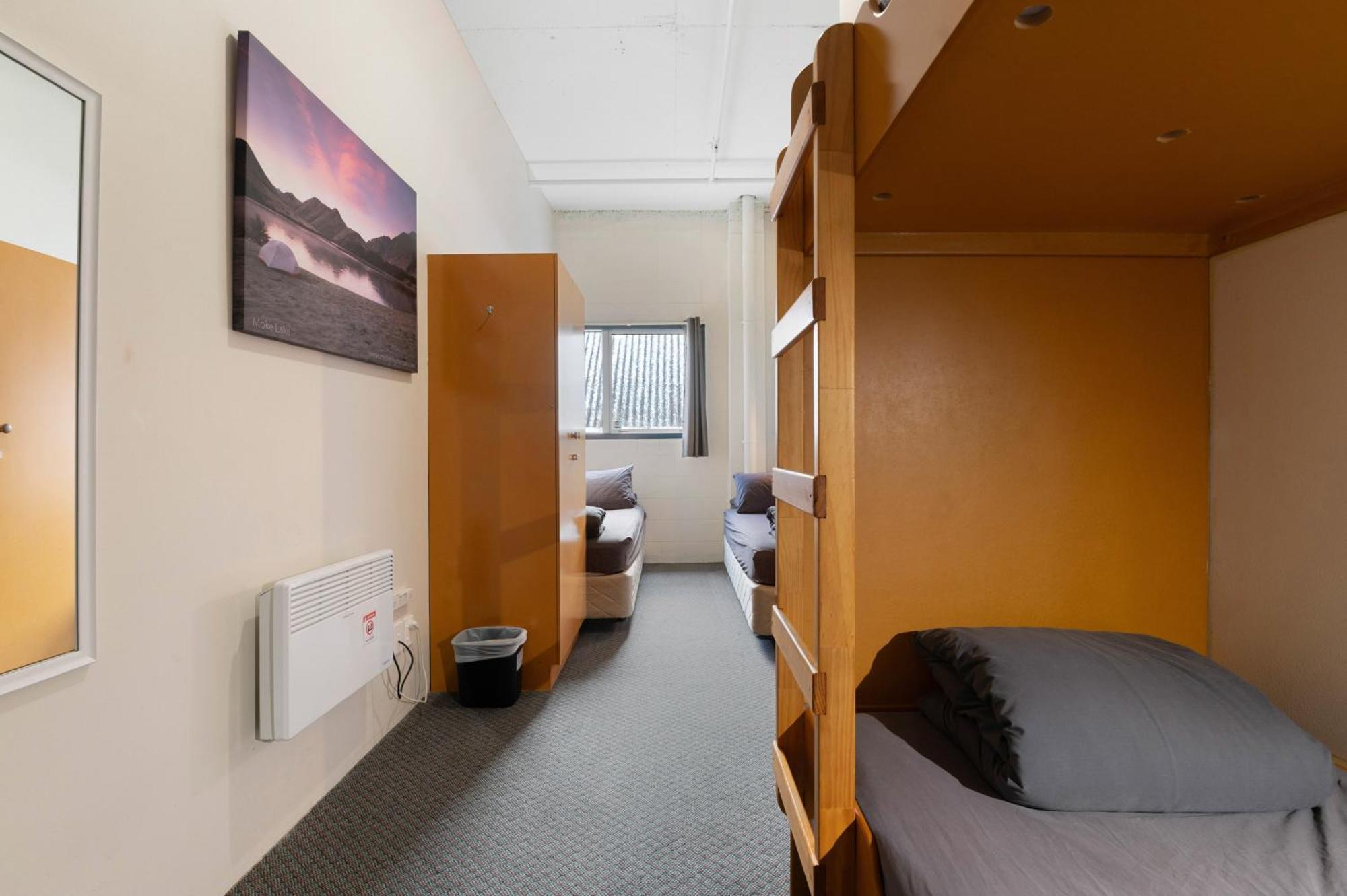 Hostel Rock Solid Backpackers