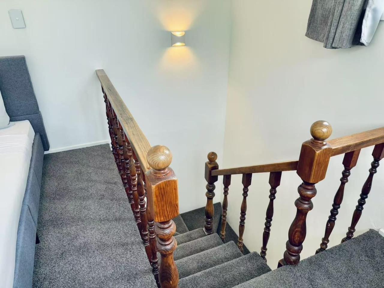 Unit 3, Fenton Summer Hotel