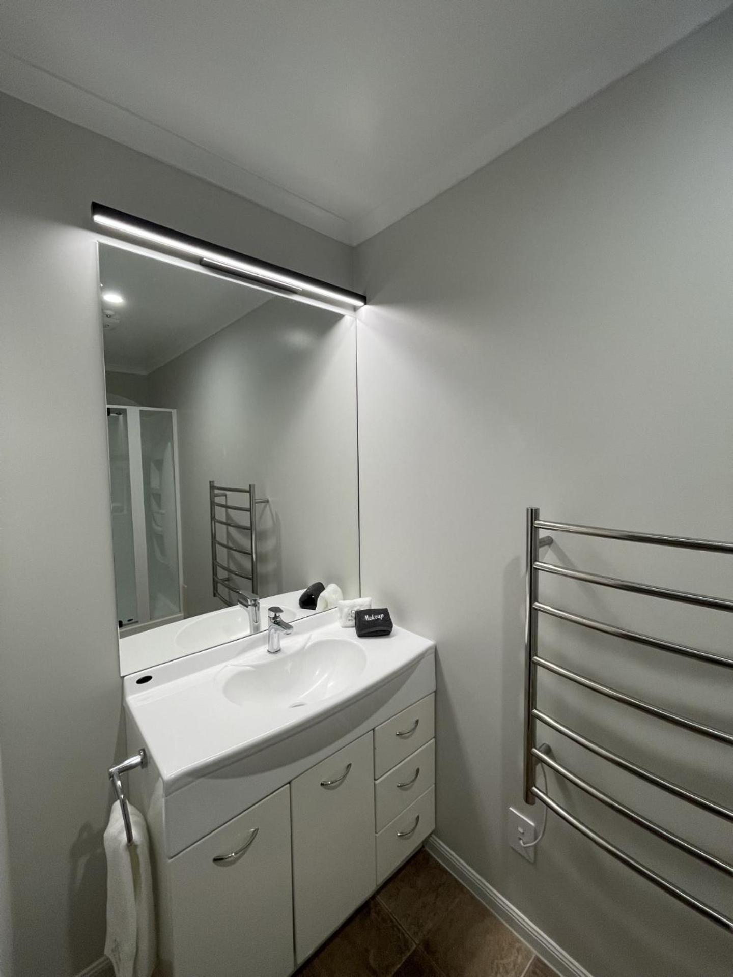 280 & 284 - Refurbished Modern 4*