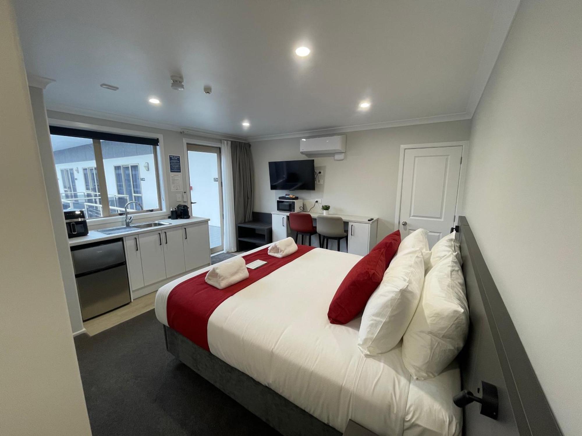 280 & 284 - Refurbished Modern Motel