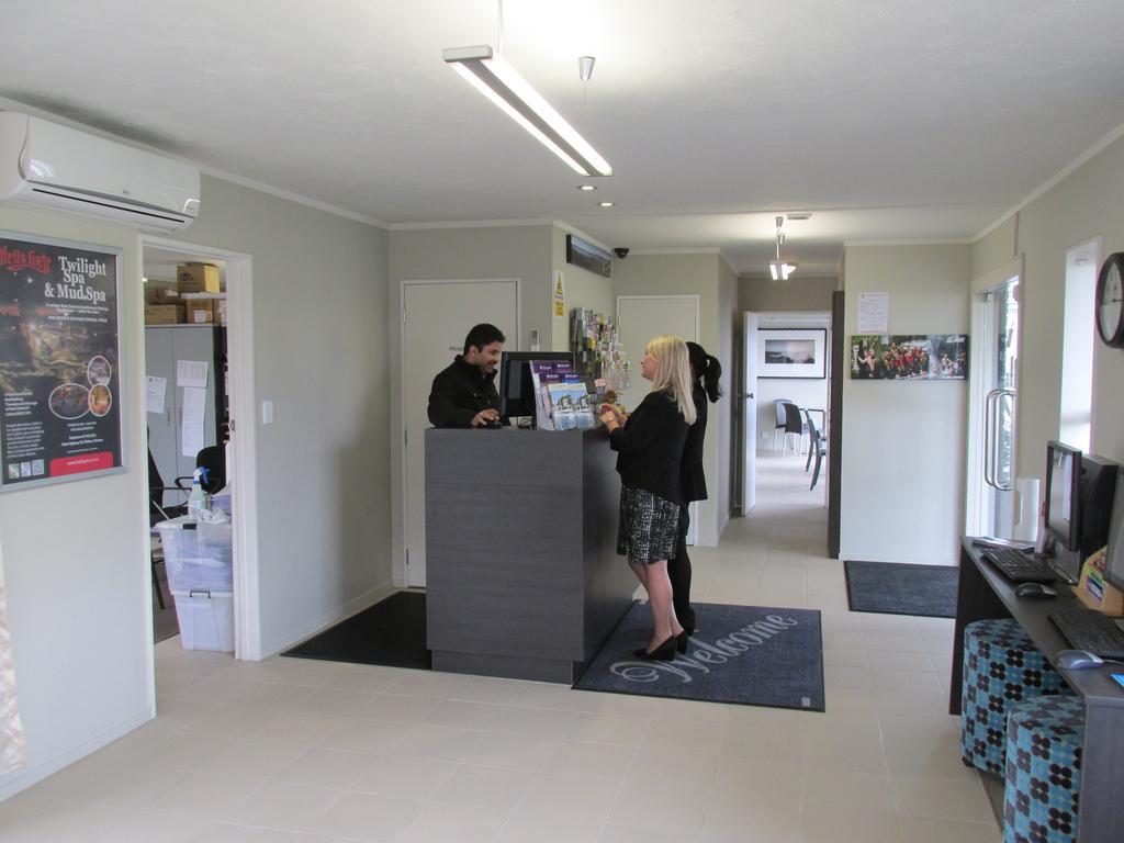 Lake Rotorua Hotel