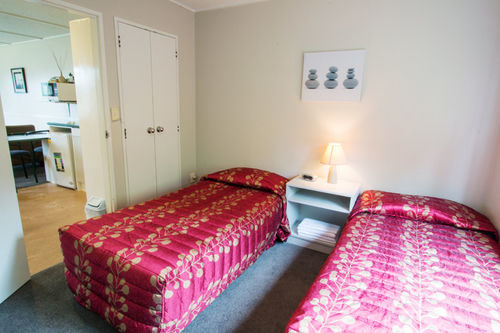 Pohutu Motel 3*