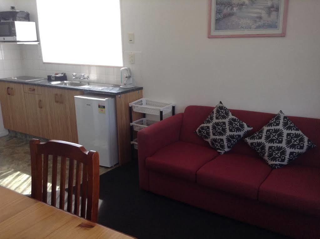 Rose Court Motel 4*