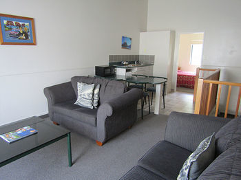 Motel Pohutu