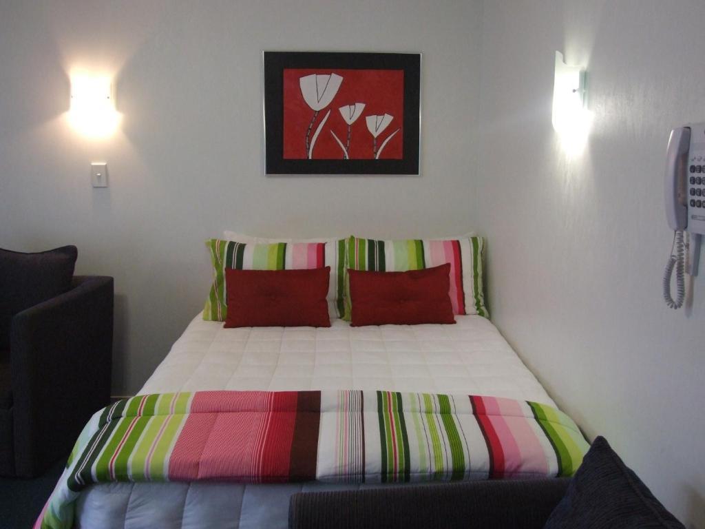 Palm Court Motor Motel 4*