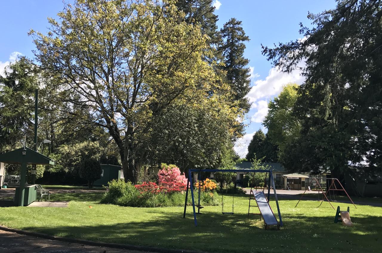 Golden Springs Motel, Holiday Park Motel 3*