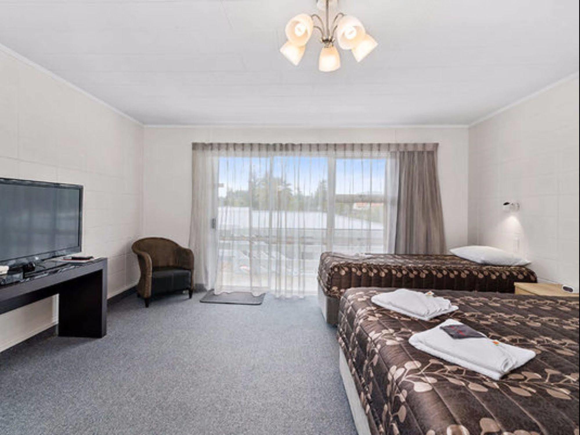 Econo Cleveland Hotel 3*