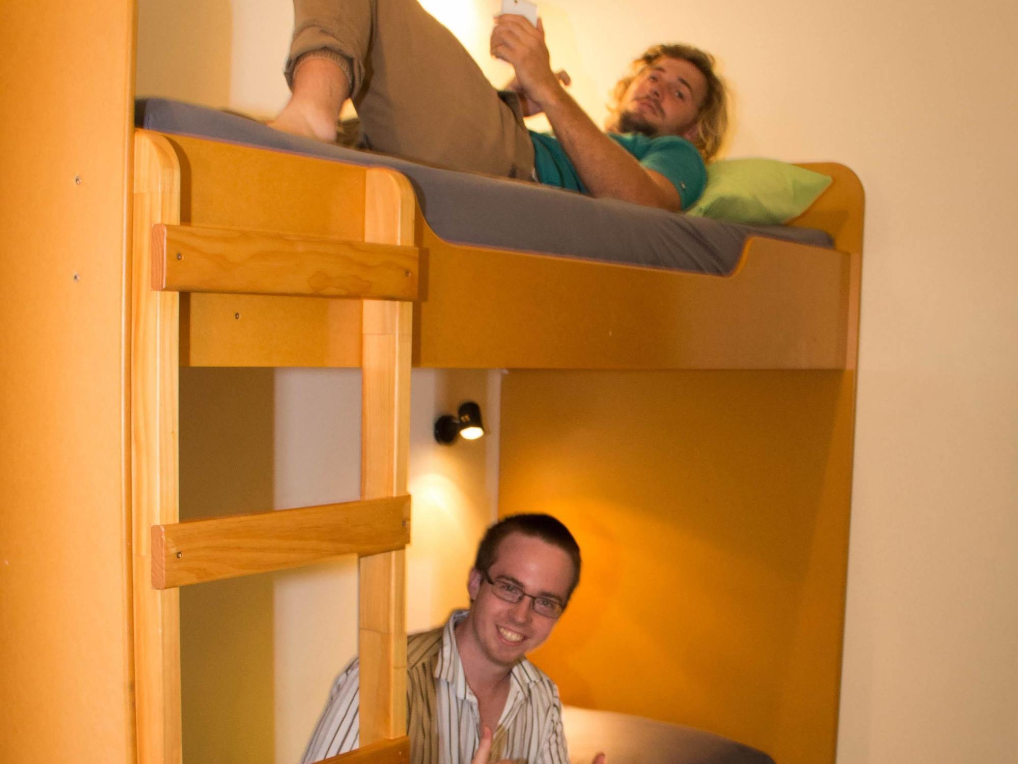 Hostel Rock Solid Backpackers *