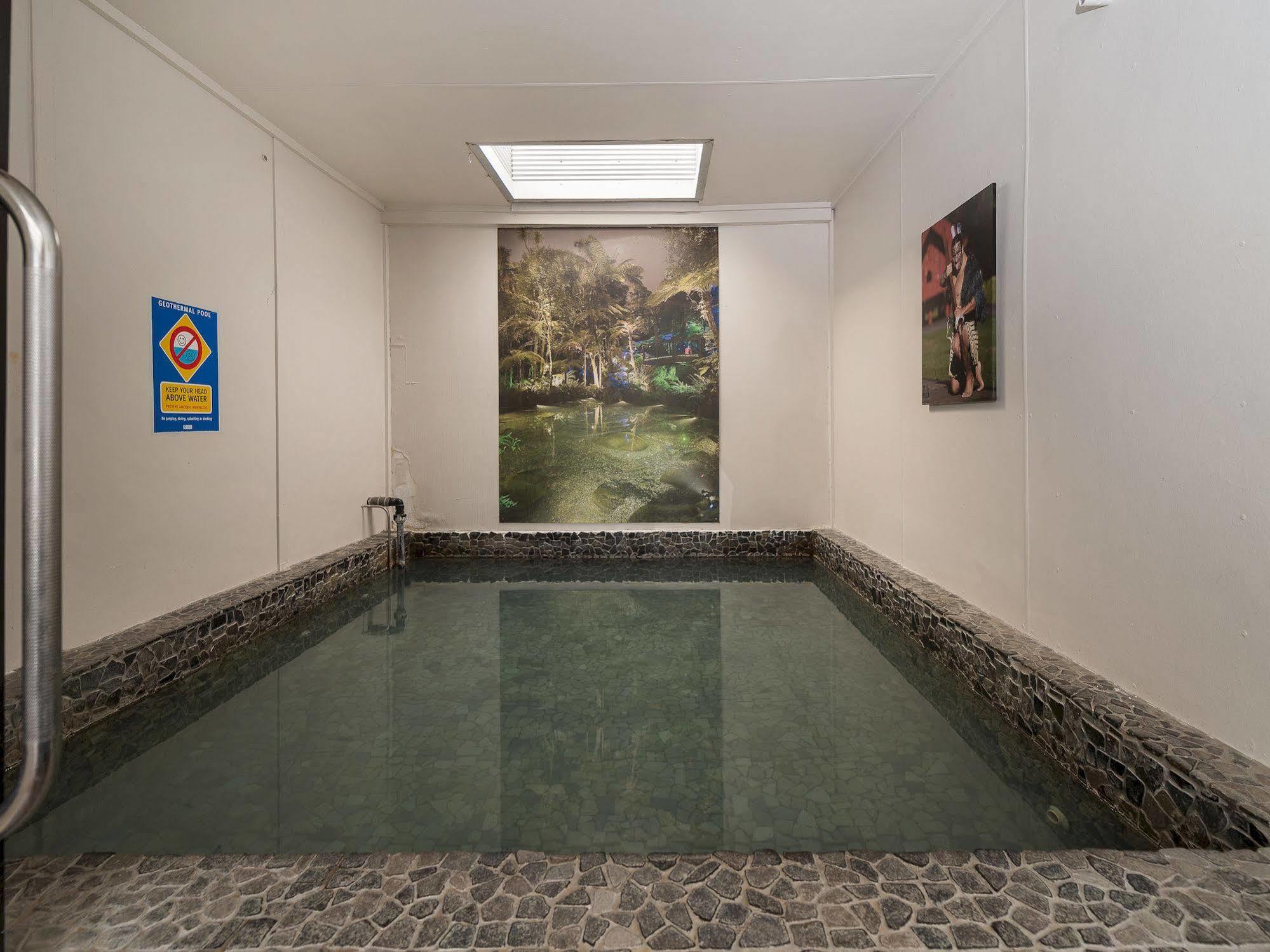 Red Rock Thermal - Mineral Pool 4* Rotorua