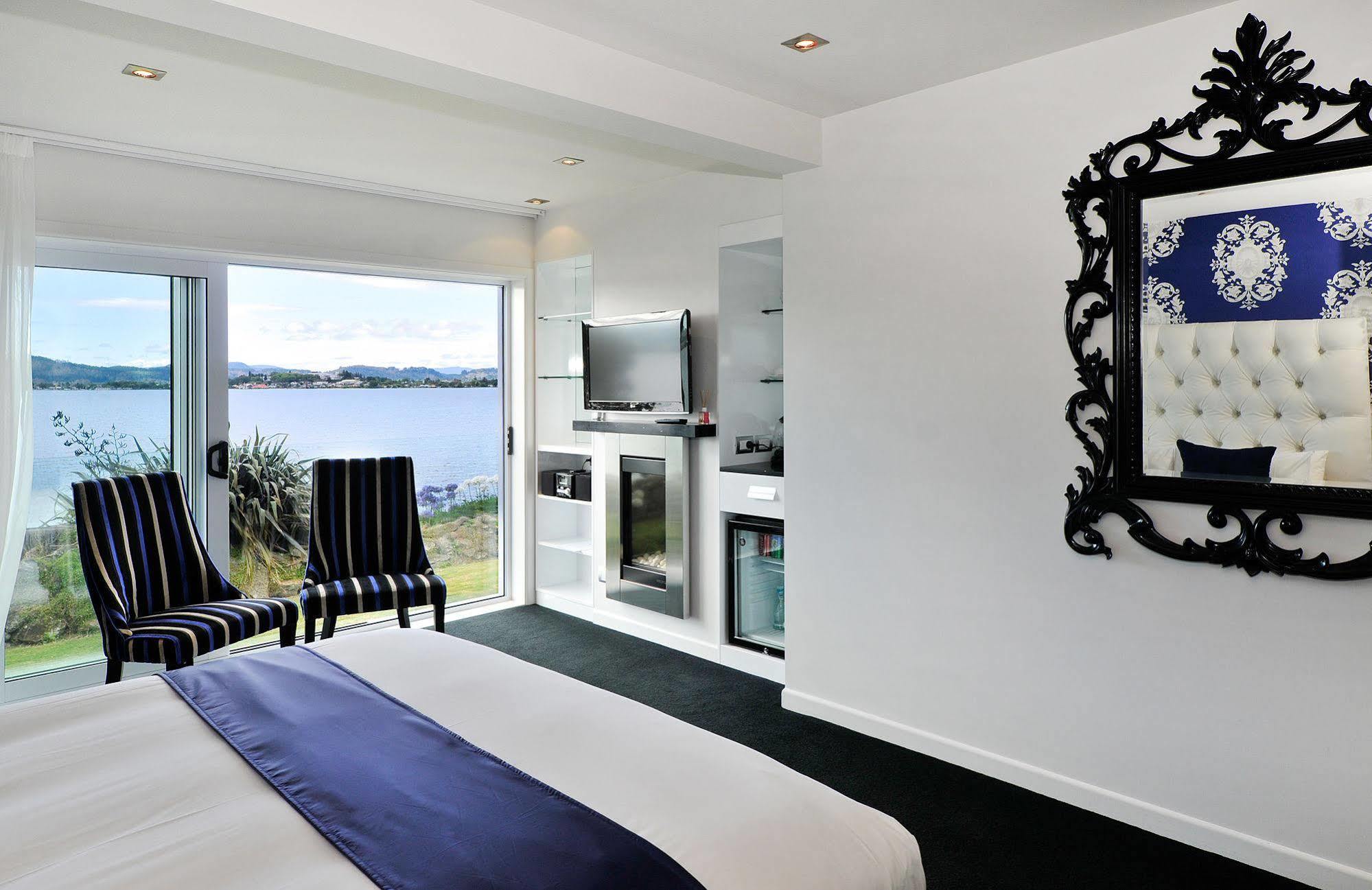 Black Swan Lakeside Boutique 5*