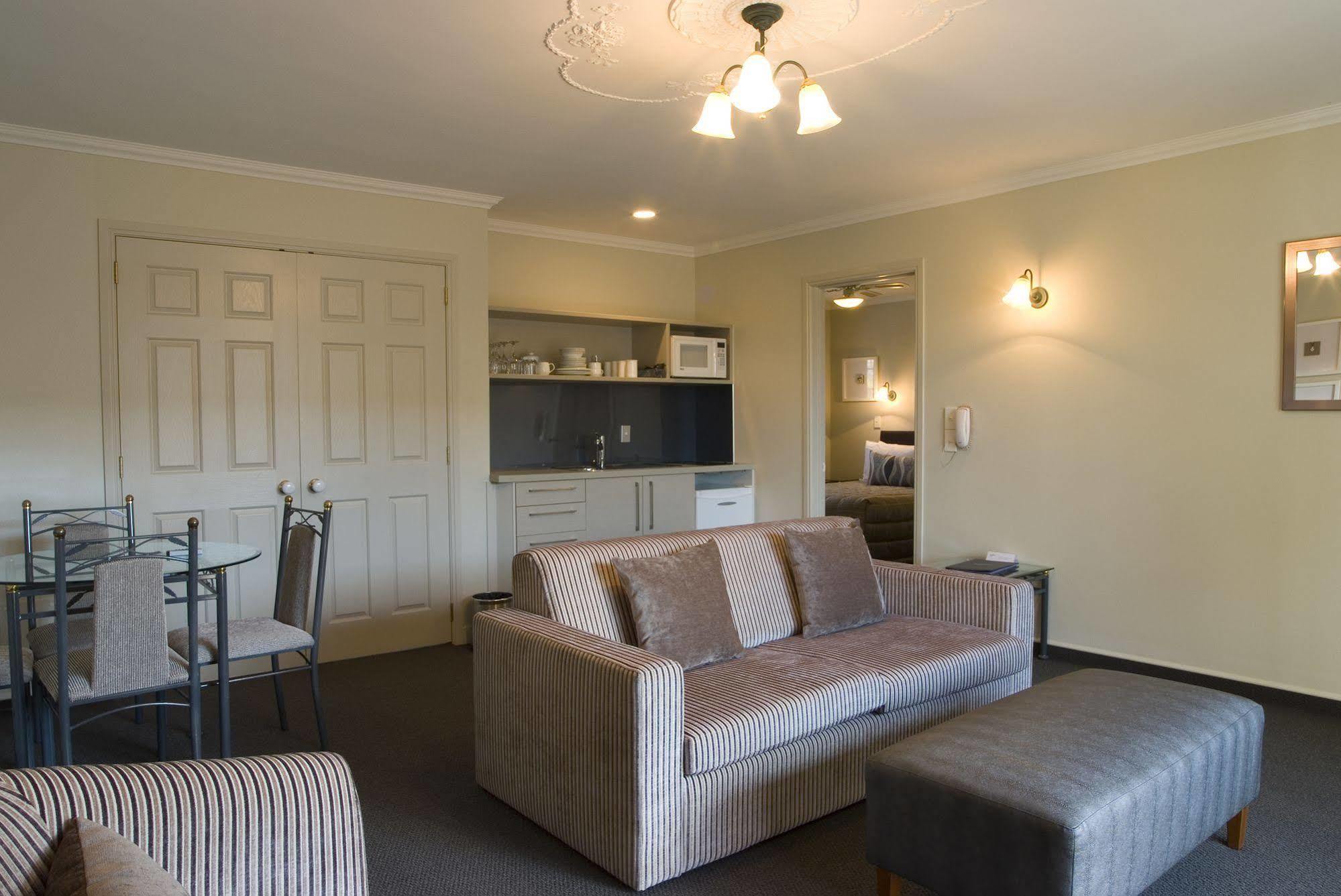 Motel Silver Fern & 5*