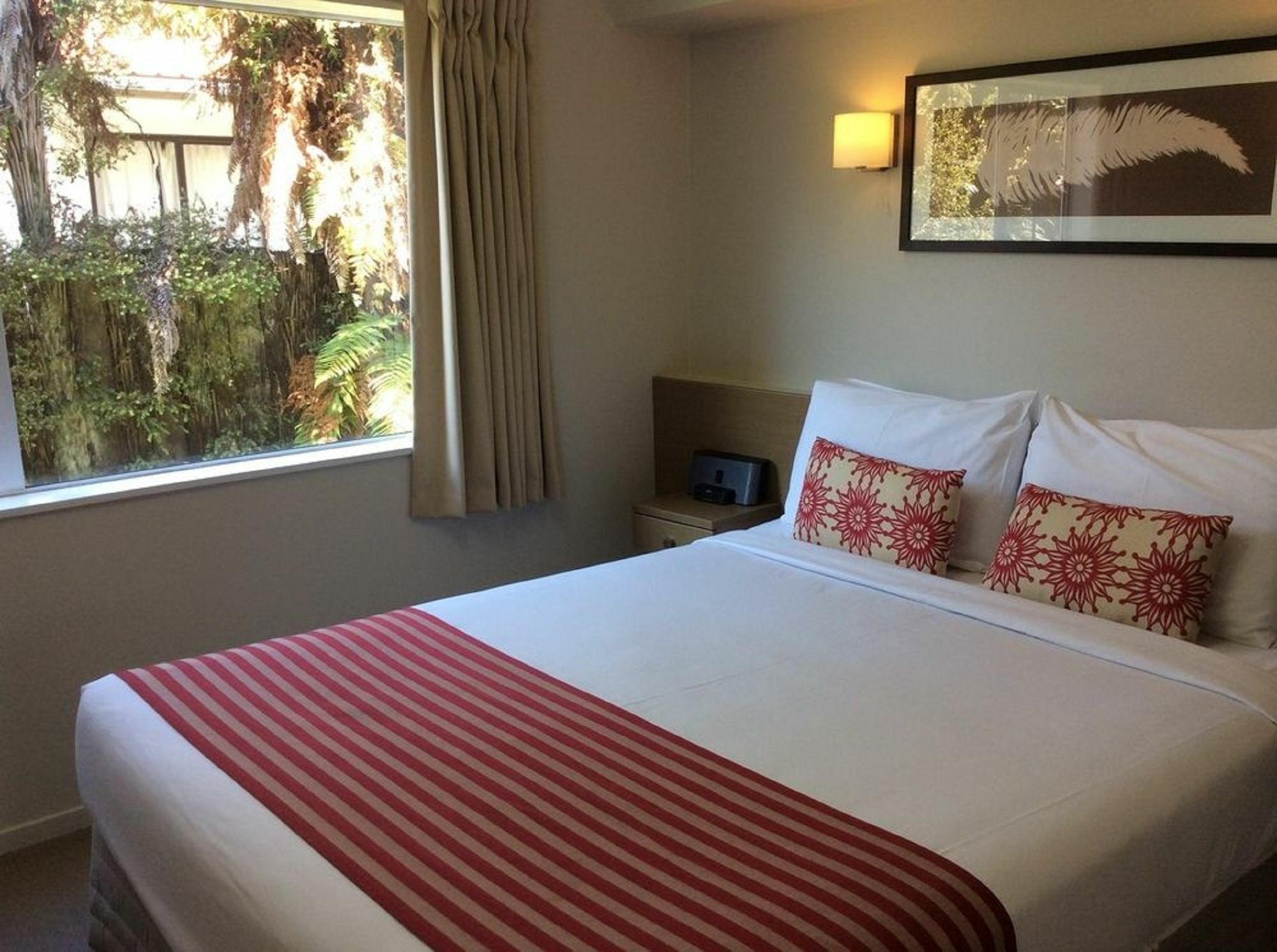 Lake Rotorua Hotel 4*