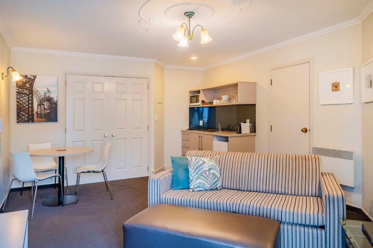 Silver Fern & Motel 5*