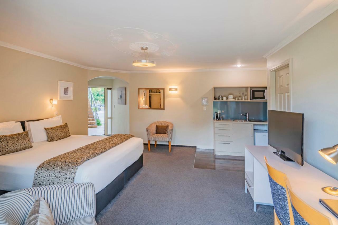 Silver Fern & Motel 5*