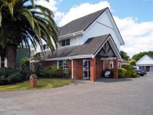 Palm Court Motor Motel 4*