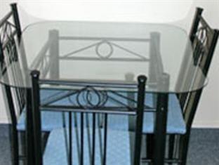 Econo Cleveland 3*