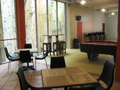 Hostel Rock Solid Backpackers *