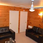 Cedarwood Lakeside Motel & Conference Venue