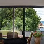 Lakeside City Lodge