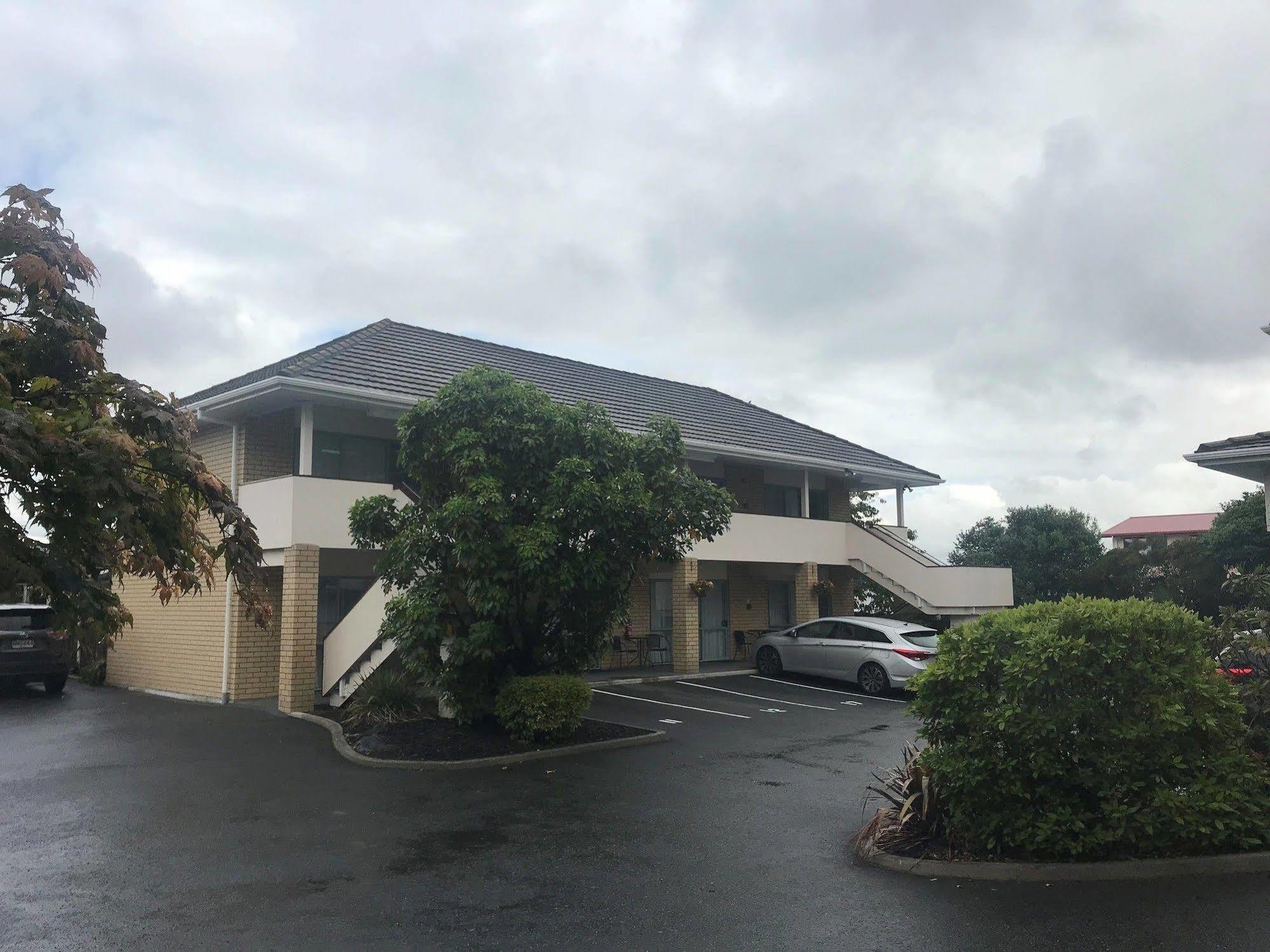 Fenton Court Motel