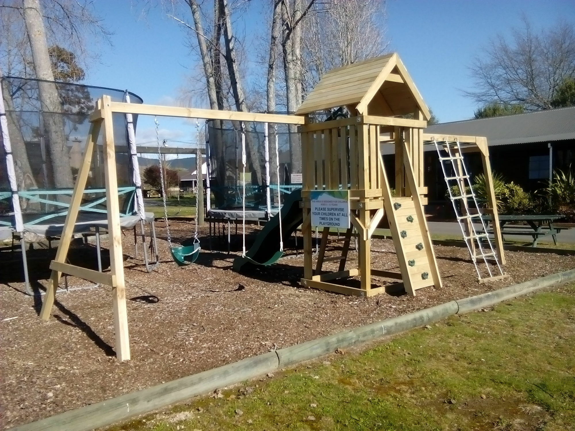 Cedarwood Lakeside & Conference Venue Motel 4*