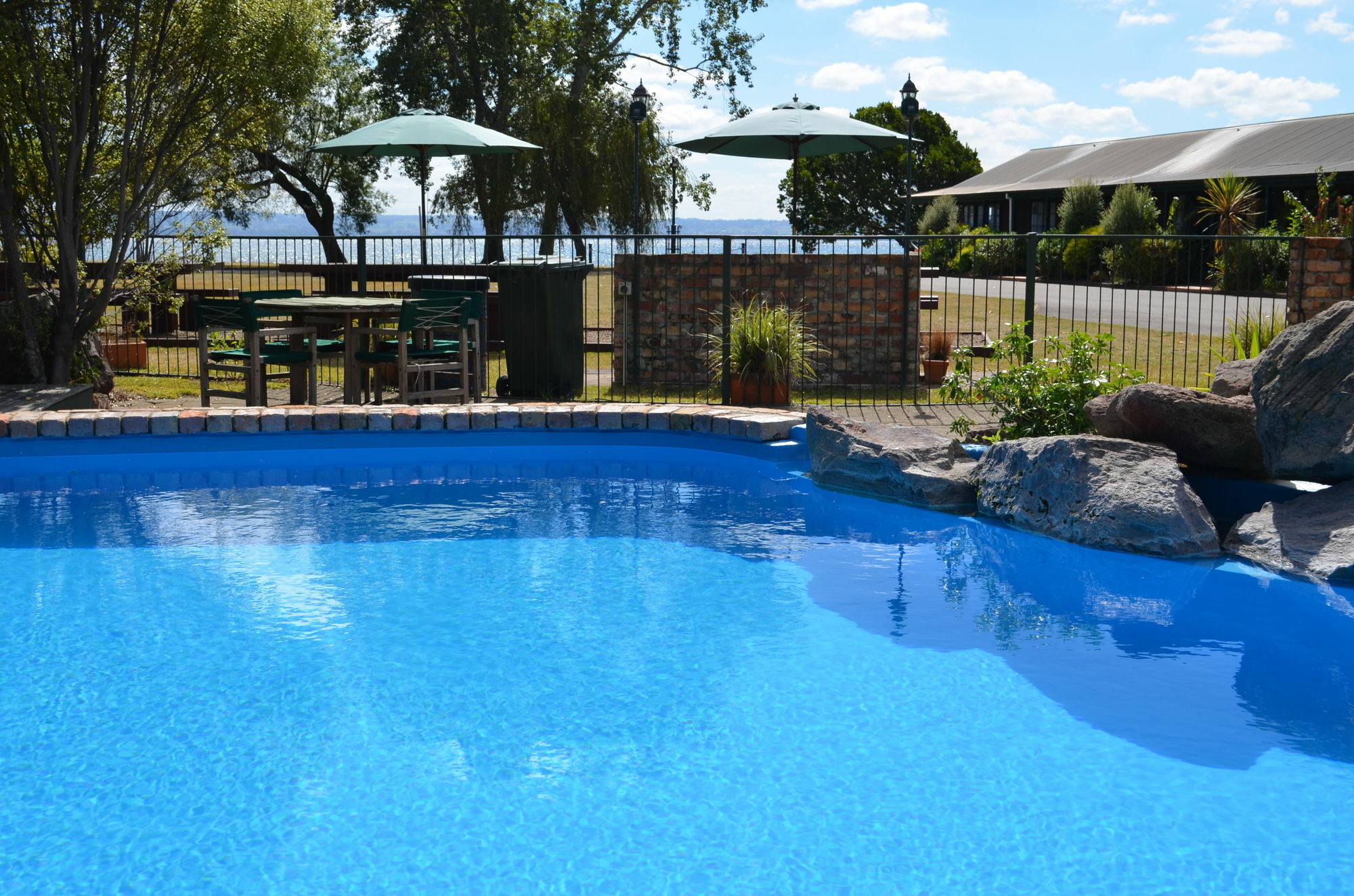 Cedarwood Lakeside & Conference Venue Motel Rotorua